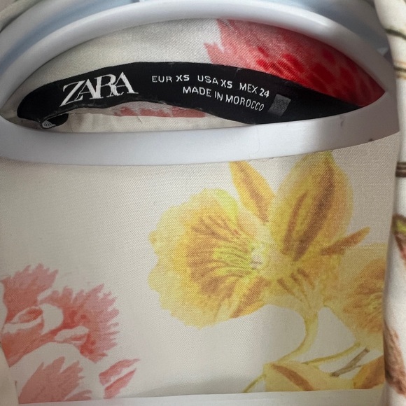 Zara Floral Dress - Picture 3 of 3